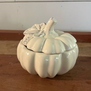 NEW! Cottage/Shabby chic Ceramic Pumpkin Covered Dish